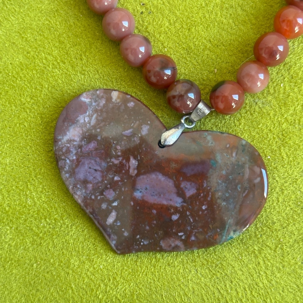 HEART Statement Pendant Necklace in 19KP, Marbled Red, Large Beads - Picture 3 of 10